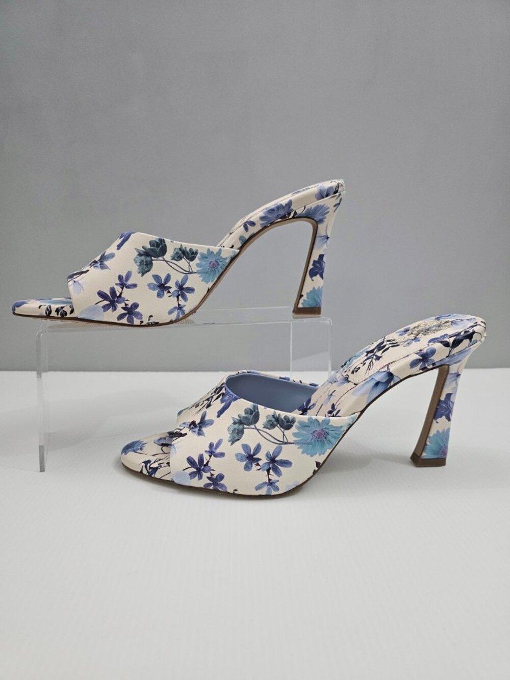 Vince Camuto Paigely Mule Heels Womens 11 Blue Floral Cream Slip On Open Toe - Picture 2 of 16